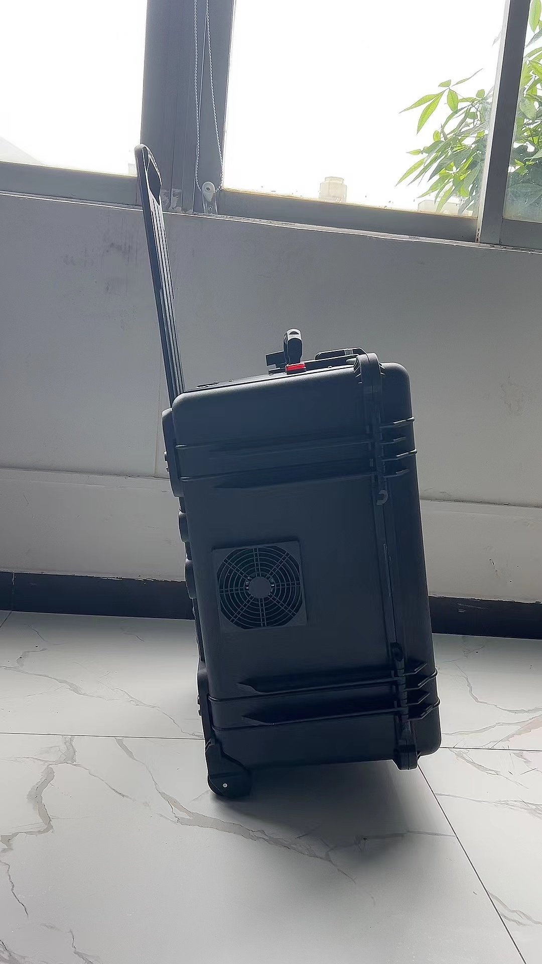 铜山手拉箱型移动通信干扰器